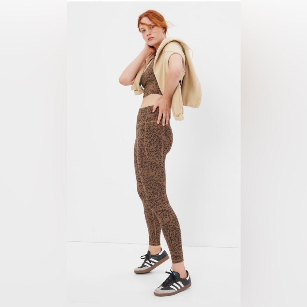 GapFit Leggings, Bra and Sweatshirt Size Medium